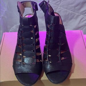 Women's Black Strappy Cutout Heeled Sandals.  8M